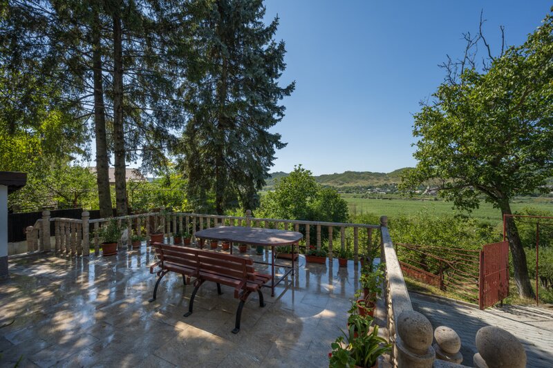 Pucioasa, Dambovita	 Casa de vacanta cu teren 5394 mp,